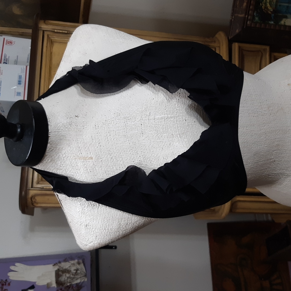 Womens bathing suit top Bikini Black frilly black open back sz Small b32